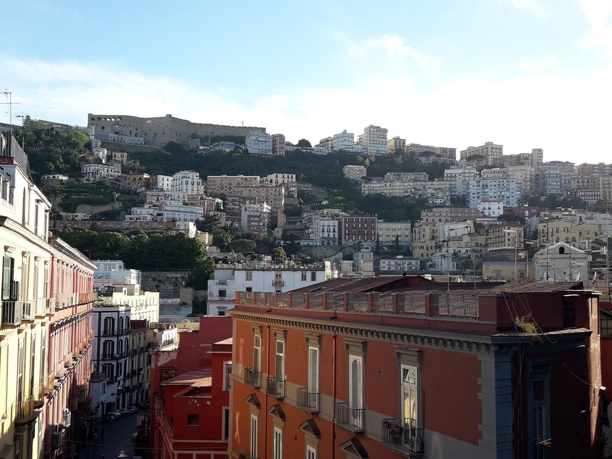 A Due Passi Da Dante Bed and Breakfast Νάπολη Εξωτερικό φωτογραφία